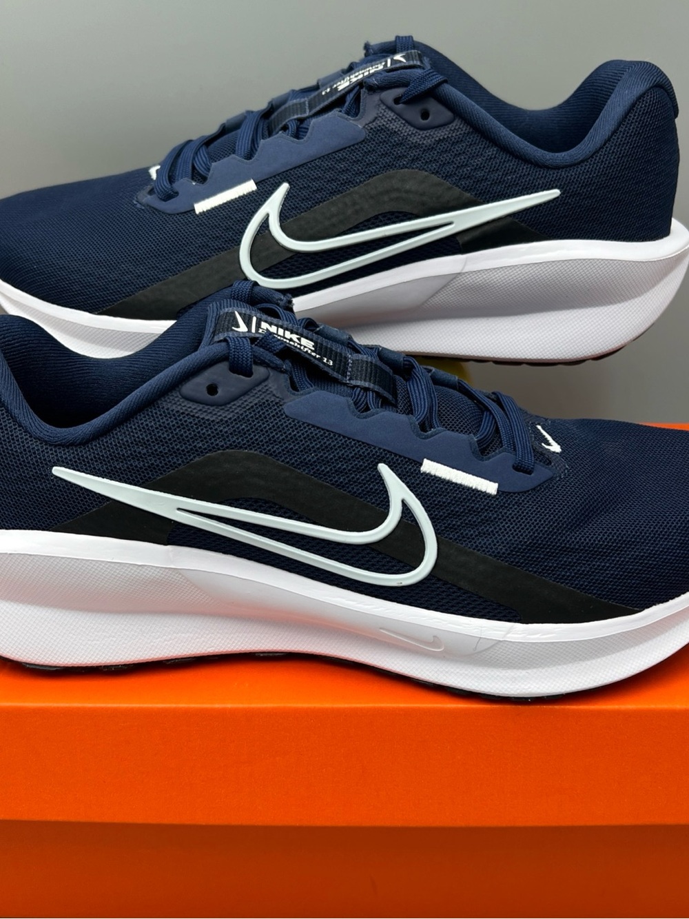 Nike Downshifter 13 Road Running Shoes. Navy. Men's Sz 8.5, Wmns 10. FD6454-400